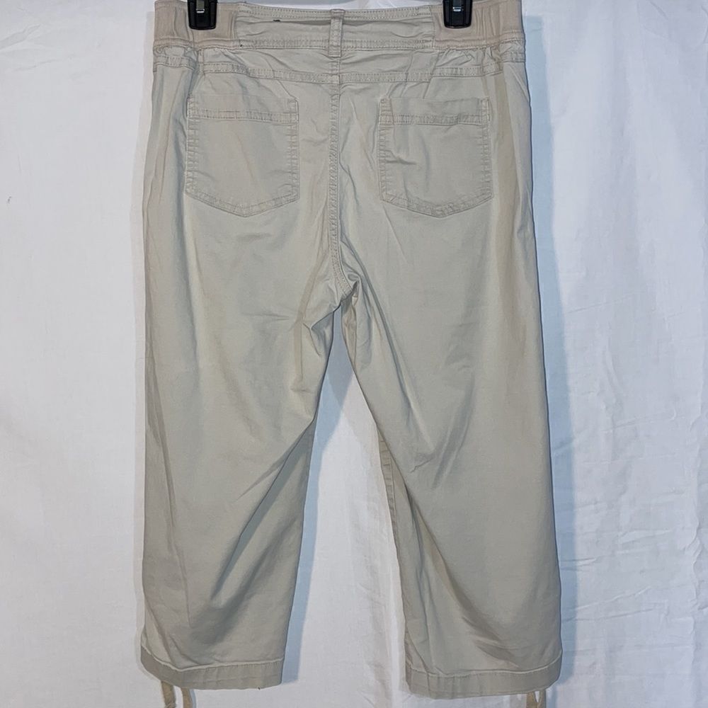 Basic edition khaki capris - Picture 4 of 7